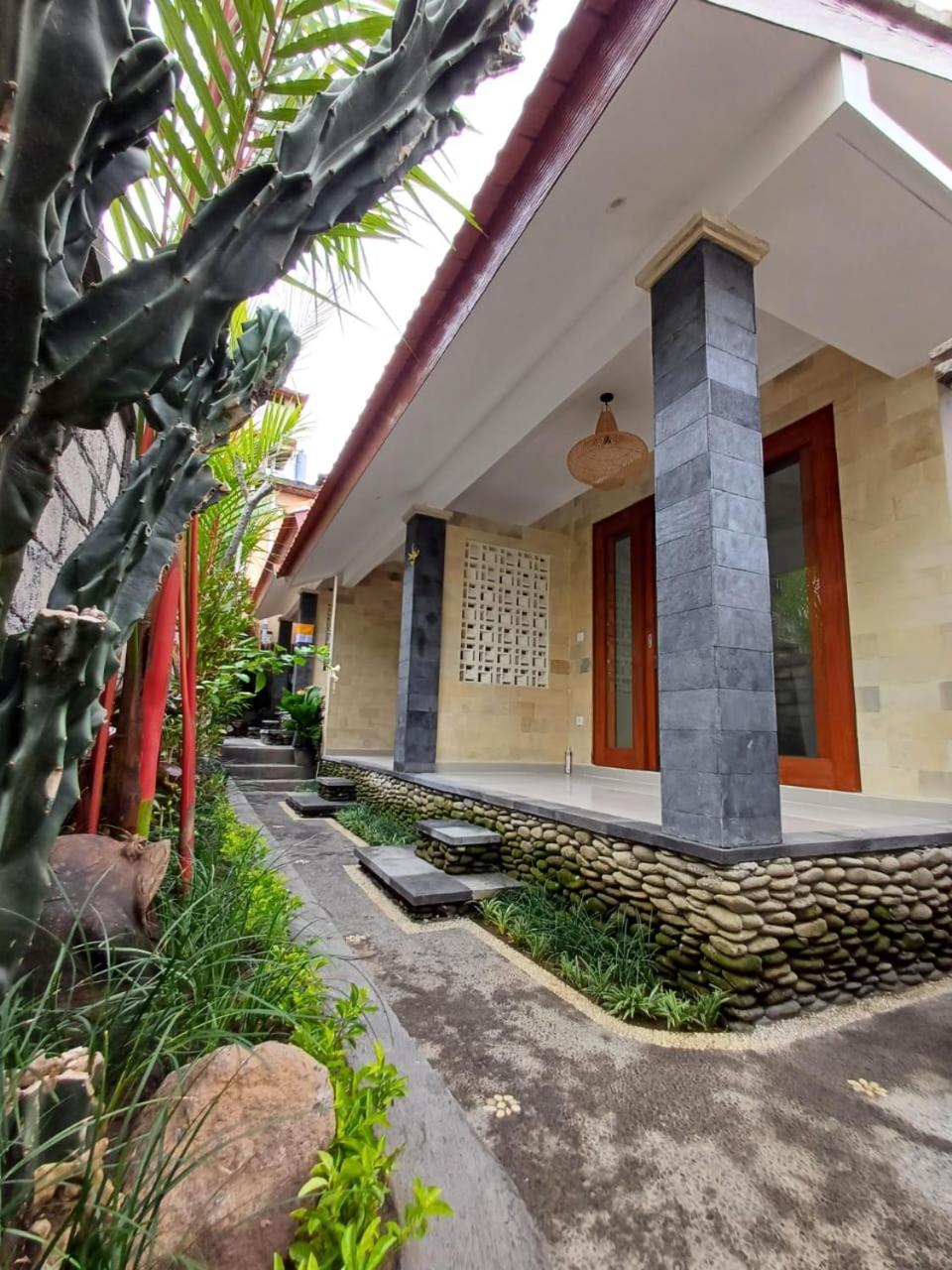 Nugraha Guesthouse 1 Ubud Extérieur photo