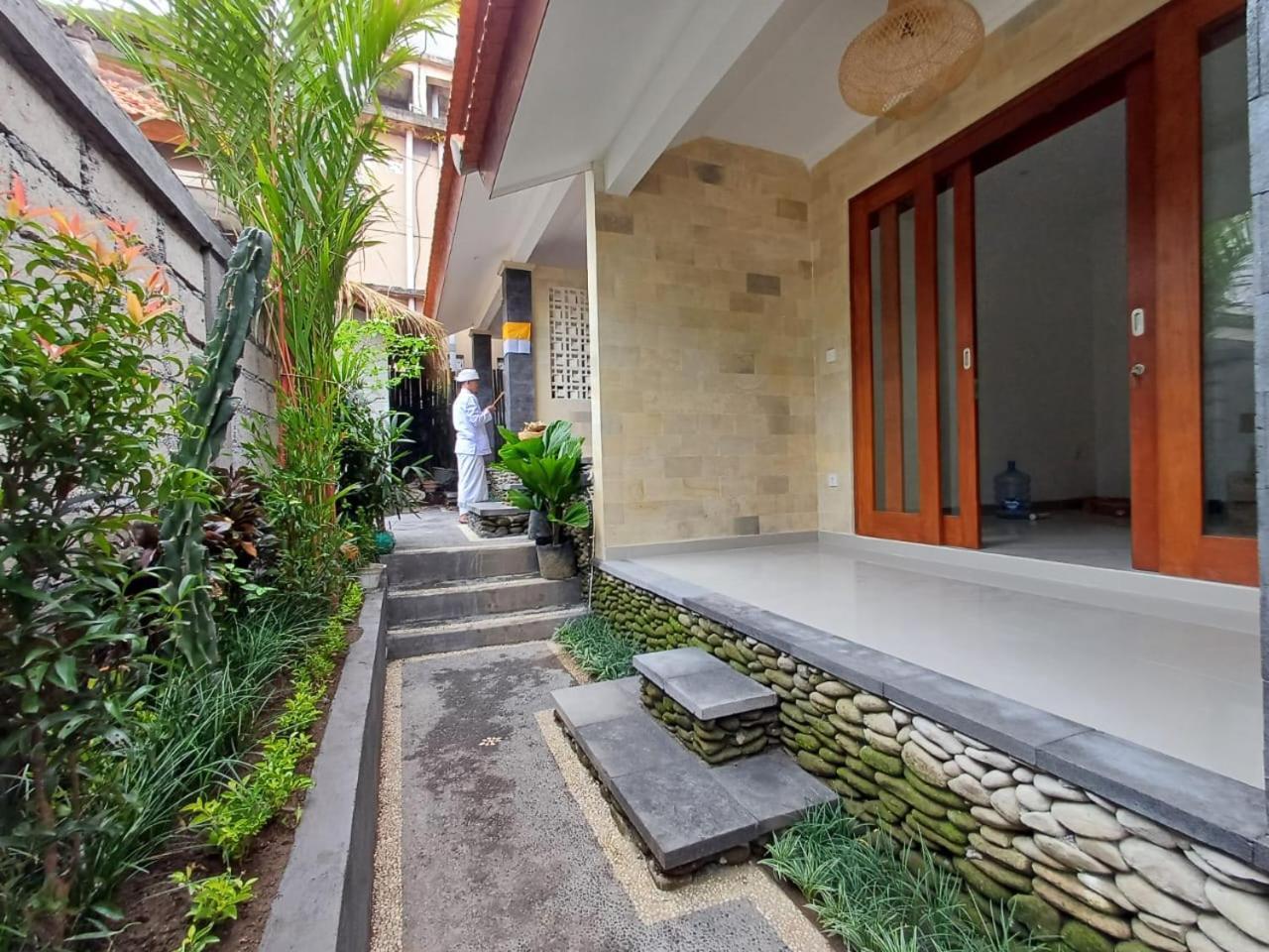Nugraha Guesthouse 1 Ubud Extérieur photo